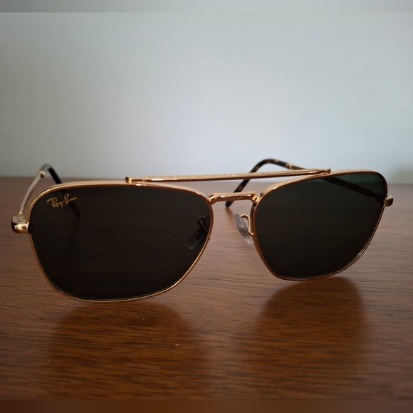 Ray-Ban New Caravan 3636 Gold Frames Green G-15 Lenses EUC - Picture 2 of 16